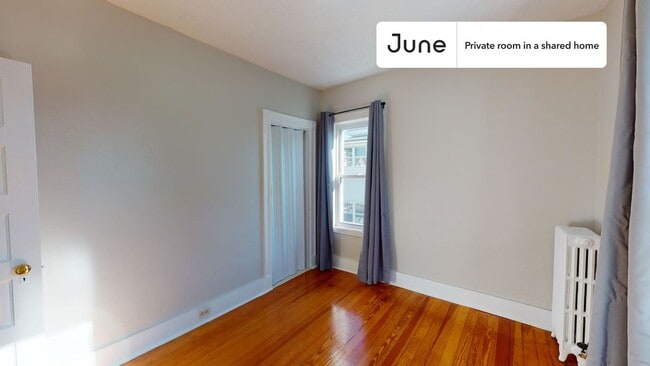 Building Photo - Room in Shared 3 bed/1 bath home