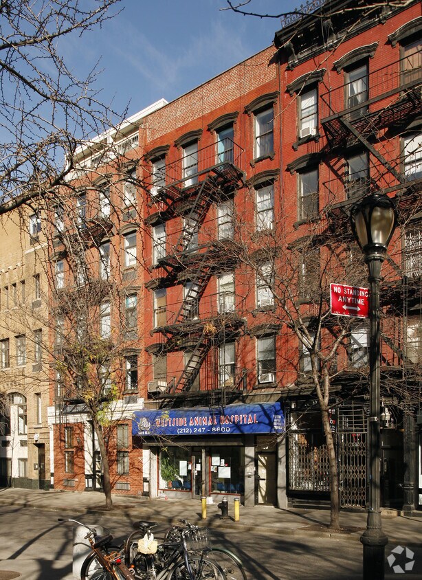 Foto principal - 453 W 46th St