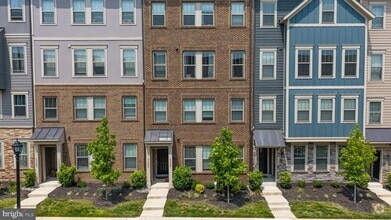 Building Photo - 1126 Madeira Terrace SE