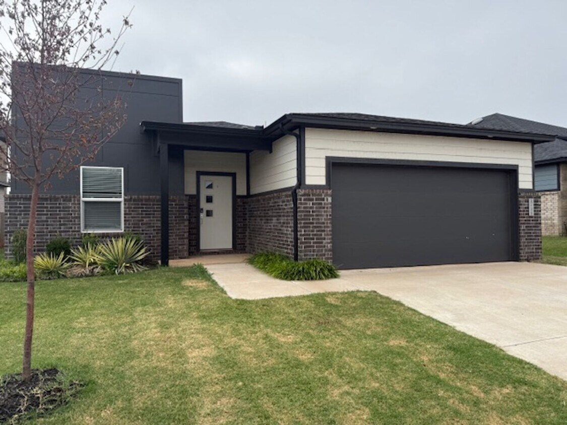 Primary Photo - 8100 NW 151st Cir