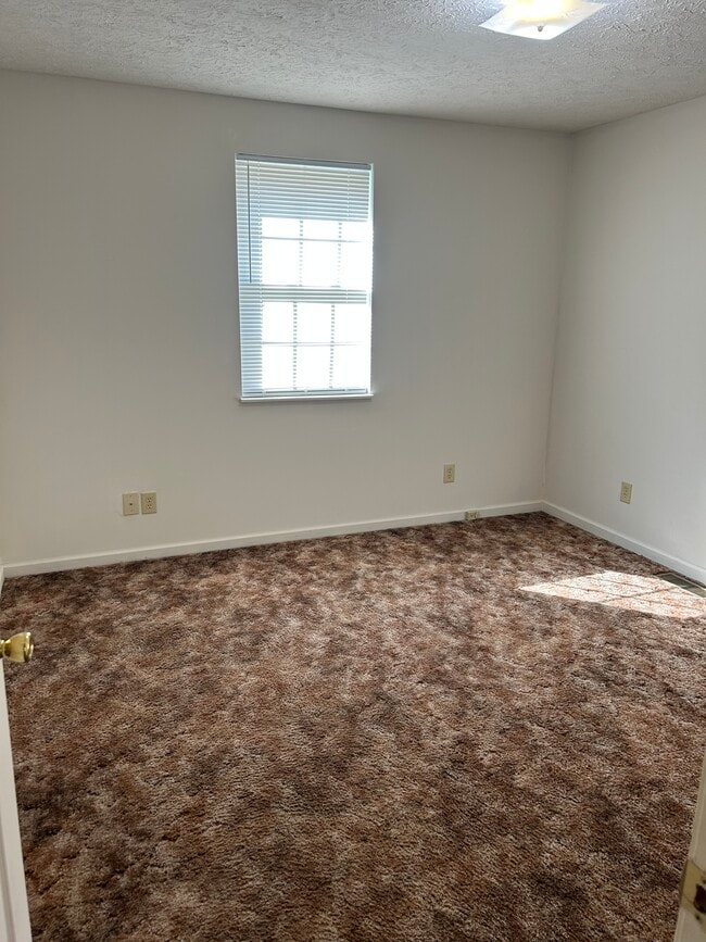 Building Photo - 132 Burkhardt Way