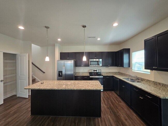 Foto del edificio - 76 Saddle Oaks Ln