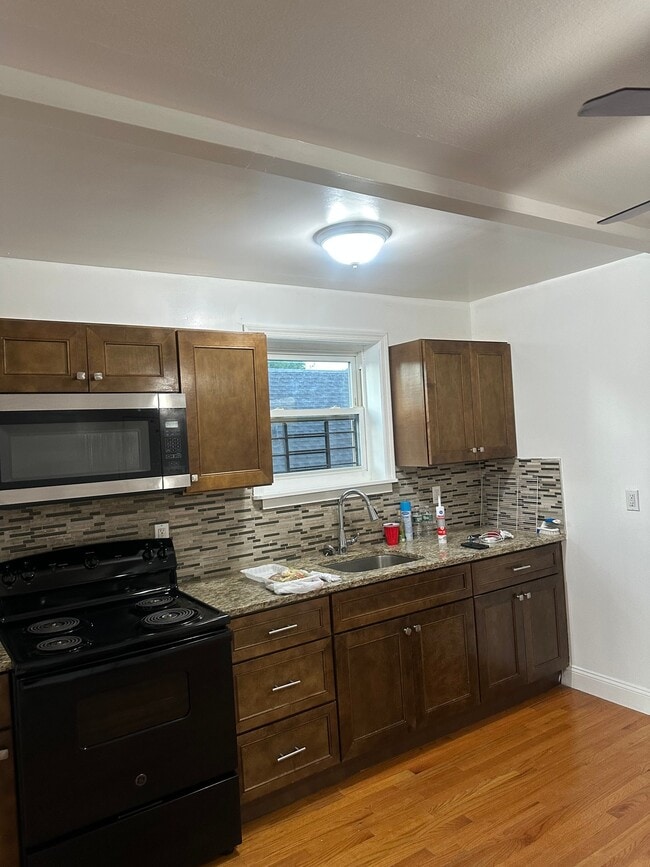 Photo - 103 E 218th St (The Bronx, NY) Apartment