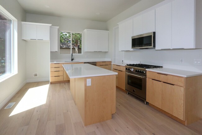 Foto del edificio - 3 Bedroom Townhome - Downtown Salt Lake City