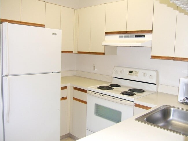 Foto del edificio - 660 Cypress Club Way
