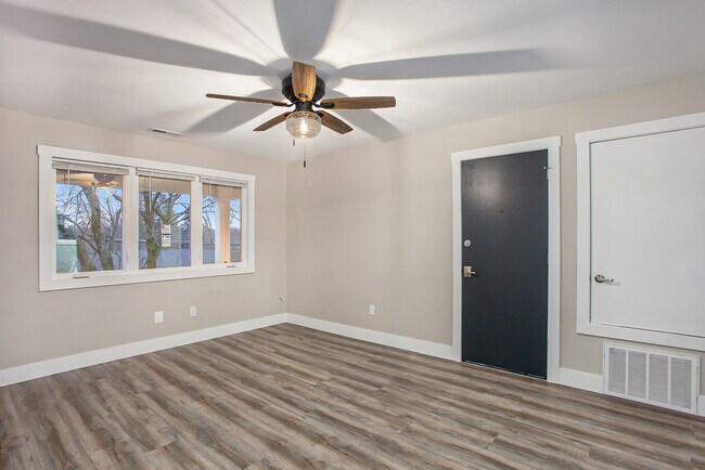 Foto del edificio - 174 S Fremont St NE