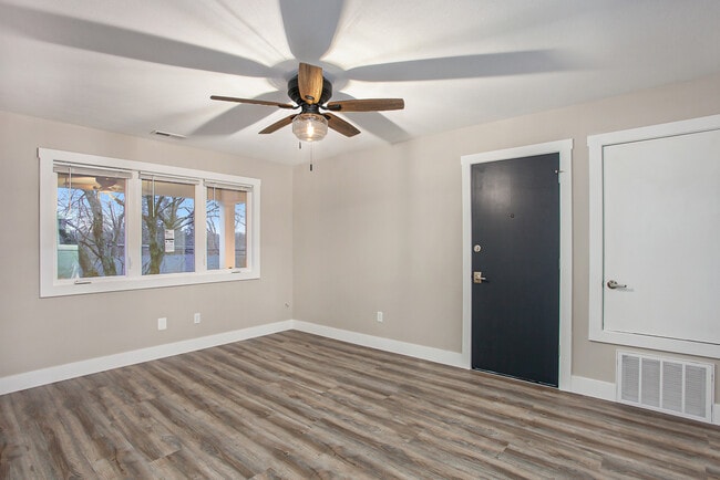 Building Photo - 174 S Fremont St NE