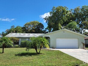 Building Photo - 1680 SE Minorca Ave