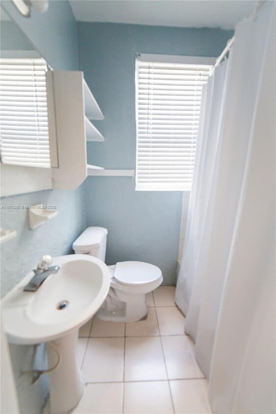 Foto del edificio - 119 Menores Ave