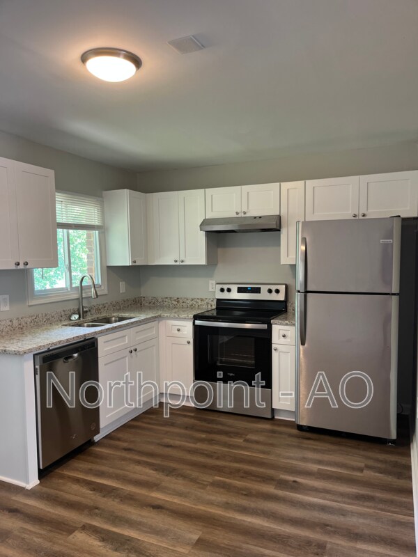 Foto del edificio - 221 Whipporwill Way