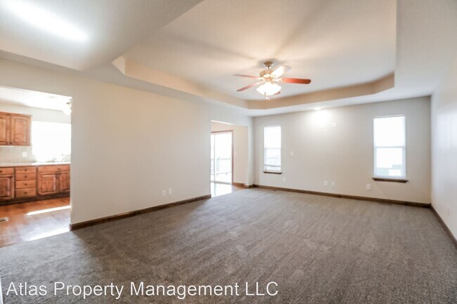 Foto del edificio - 4 br, 3 bath House - 16910 Meadow Creek Court