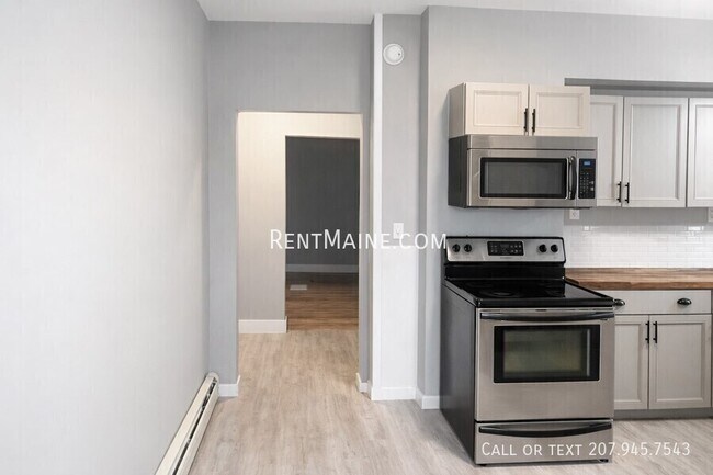 Foto del edificio - 454 S Main St