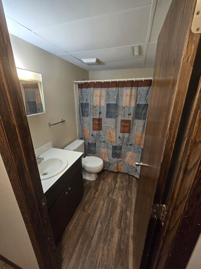 Foto del edificio - 704 1/2 S 11th St-704 1/2 S 11th St