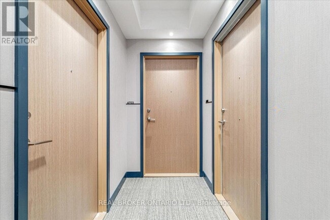 Building Photo - 395 Square One Dr