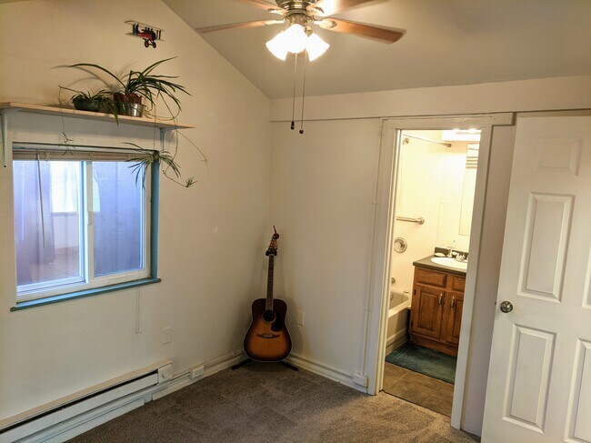 Building Photo - 3625 W Pikes Peak Ave