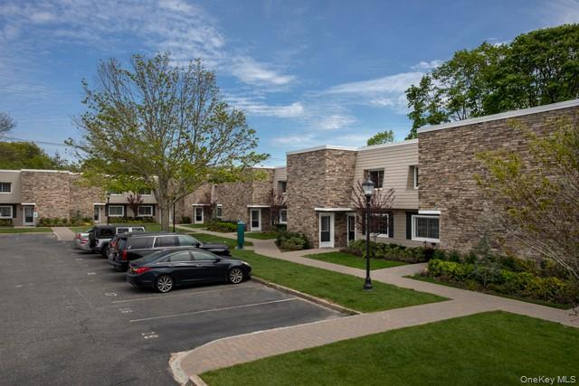 Foto del edificio - 1314 Smithtown Ave