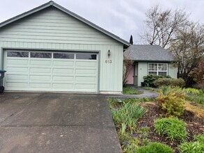 Building Photo - 613 Benjamin Way