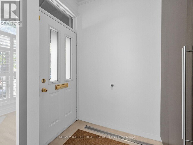 Building Photo - 26 Marlborough Ave