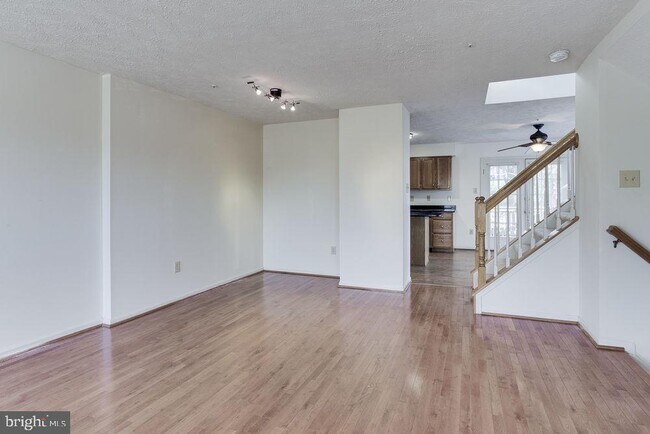 Foto del edificio - 18913 Quiet Oak Ln