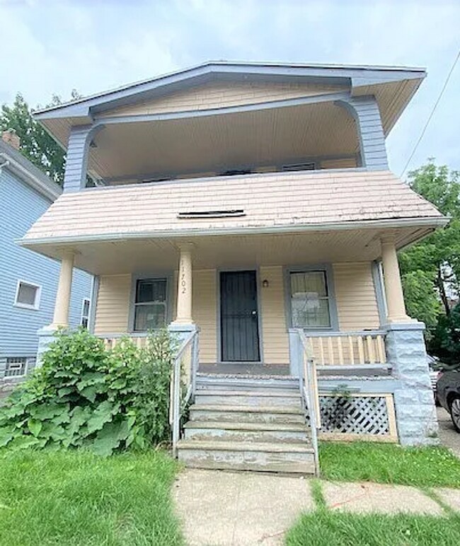 Building Photo - 11702 Honeydale Ave