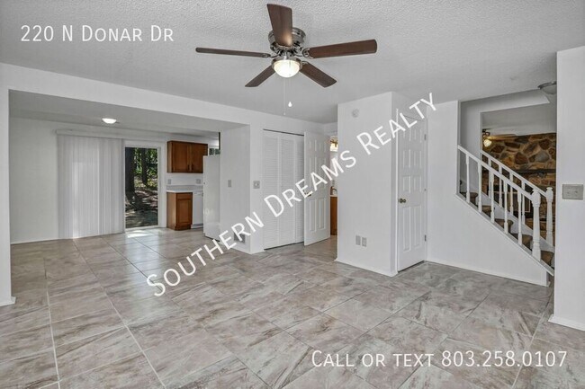 Foto del edificio - 220 N Donar Dr