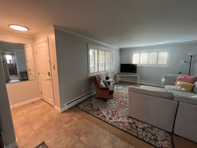 Foto del edificio - Beautiful Avenues Condo!!!