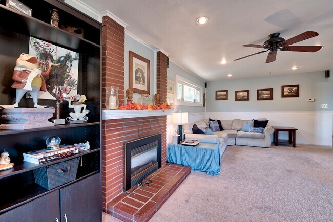 Building Photo - 595 Tanbark Terrace