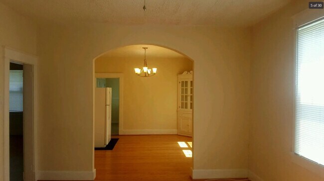 Foto del edificio - 105 E 32nd St