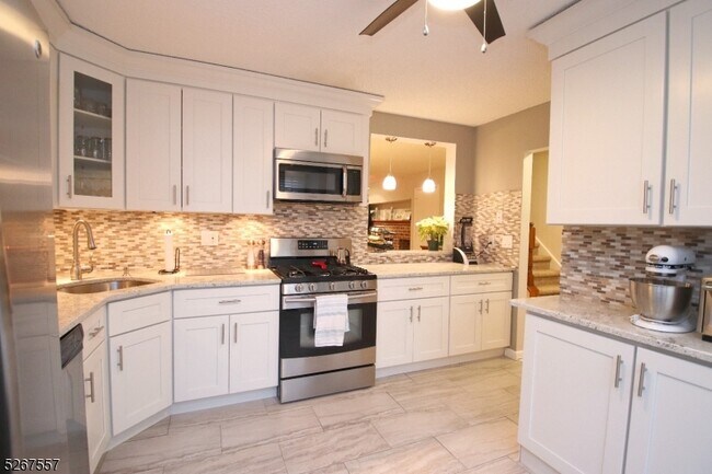 Building Photo - 303 Brokaw Ct
