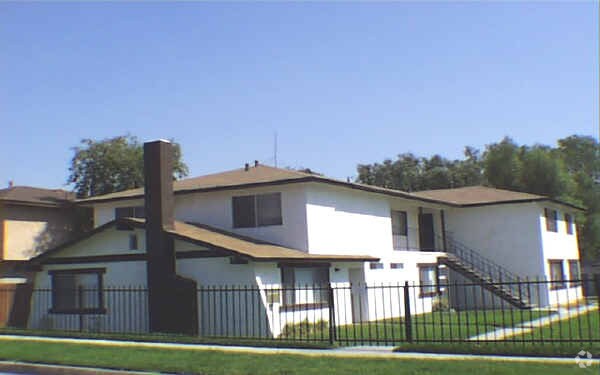 Foto principal - 2031 E 19th St