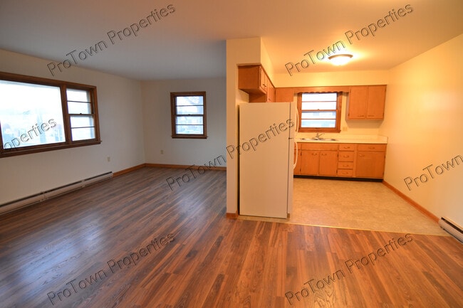 Building Photo - 103 S Joliet St