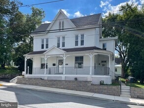 Building Photo - 214 S Main St