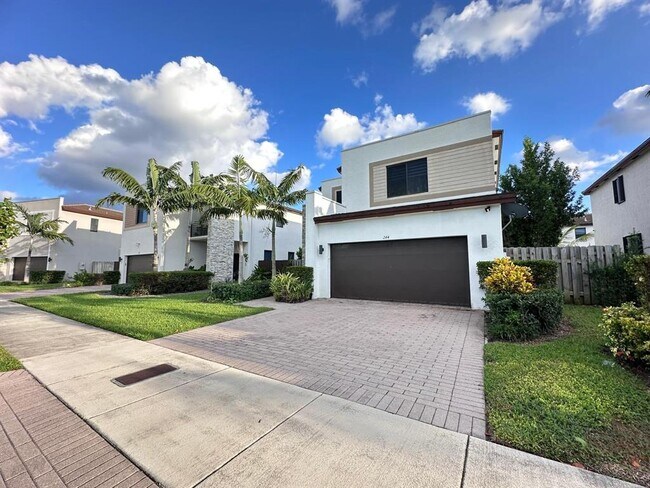 Photo - 244 NE 210th Way House