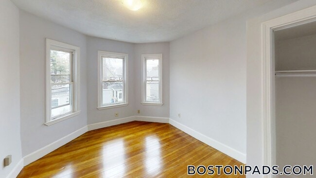 Foto del edificio - 11 Partridge Ave