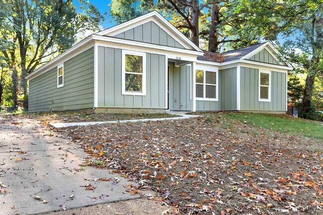 Building Photo - 4489 Beacon Hls Dr