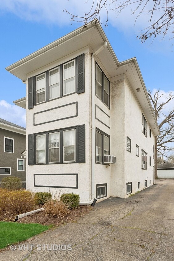 Primary Photo - 1131 Curtiss St