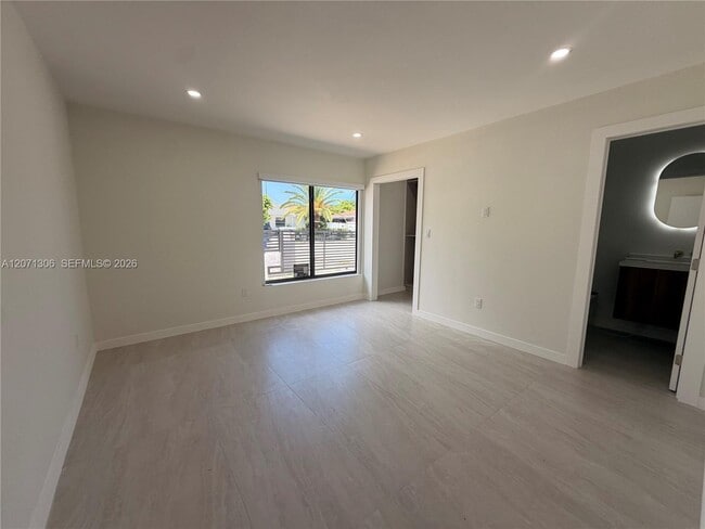 Foto del edificio - 3680 NW 16th St