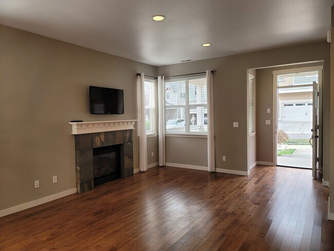 Foto del edificio - 3 Bedroom home in Convenient Silverdale Lo...