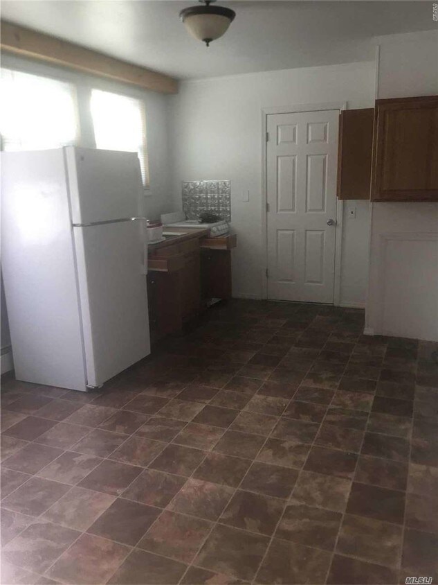 268 Avenue B, Ronkonkoma, NY 11779 Room for Rent in Ronkonkoma, NY