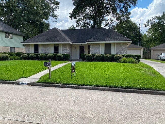 Foto del edificio - 3706 Hill Springs Dr