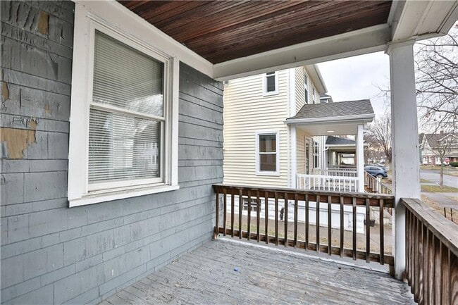 Building Photo - 506-508-508 Melville St