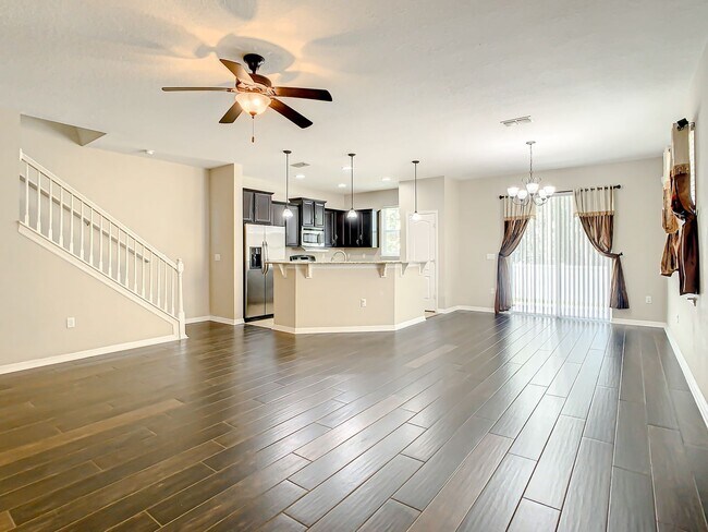 Building Photo - Available Now !! Stunning 3 Bed 2.5 Bath H...