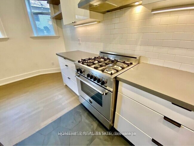 Photo du bâtiment - 795 College St