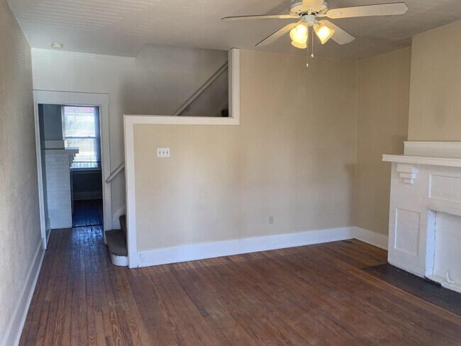 Building Photo - Great property in Morningside!