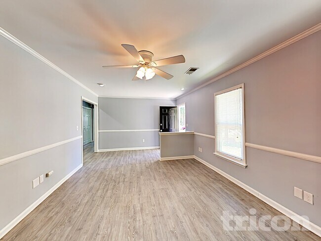 Building Photo - 308 Kenton Dr