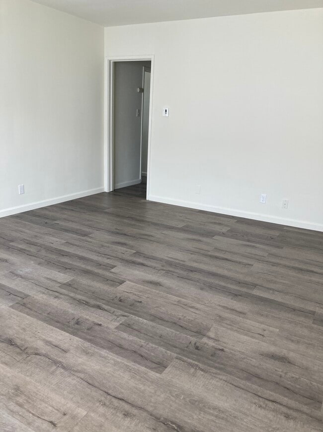 Foto del edificio - 3735 S Sepulveda Blvd