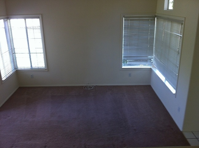 Building Photo - Nice 4 Bedroom Home with a 3 Car Garage