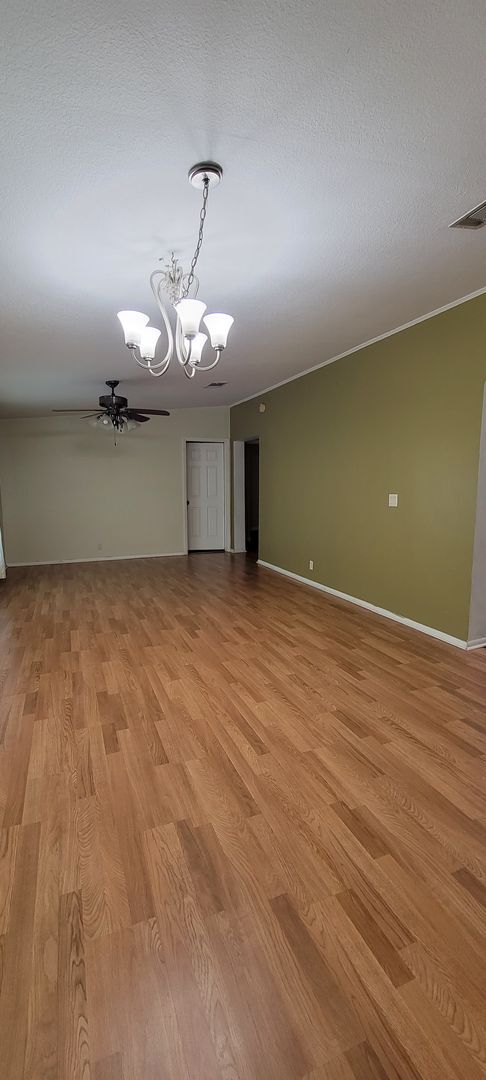 Building Photo - 4/2 Home in Alachua Forest