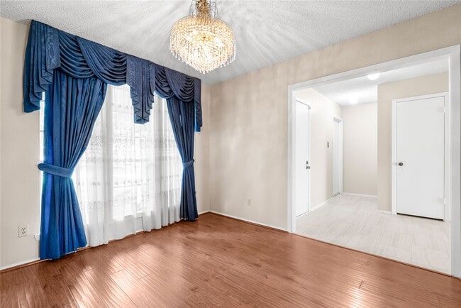 Foto del edificio - 22606 Elsinore Dr