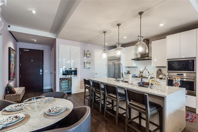 Foto del edificio - 7901 Windrose Ave.